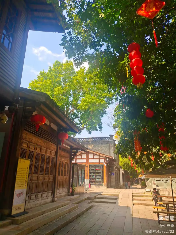 朱紫坊里的芙蓉园